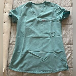 Figs top XXS and yola pants XXS-P